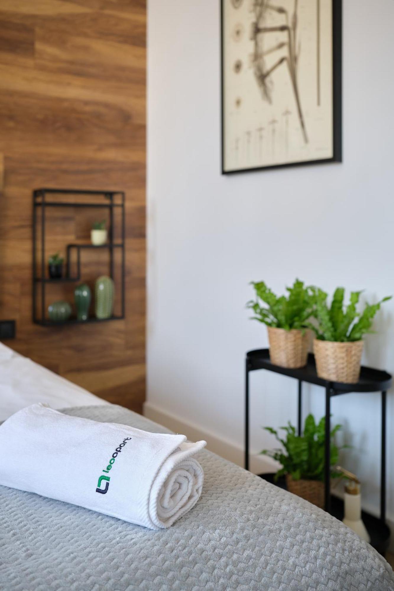 Solny Square Aparthotel Wrocław Eksteriør billede