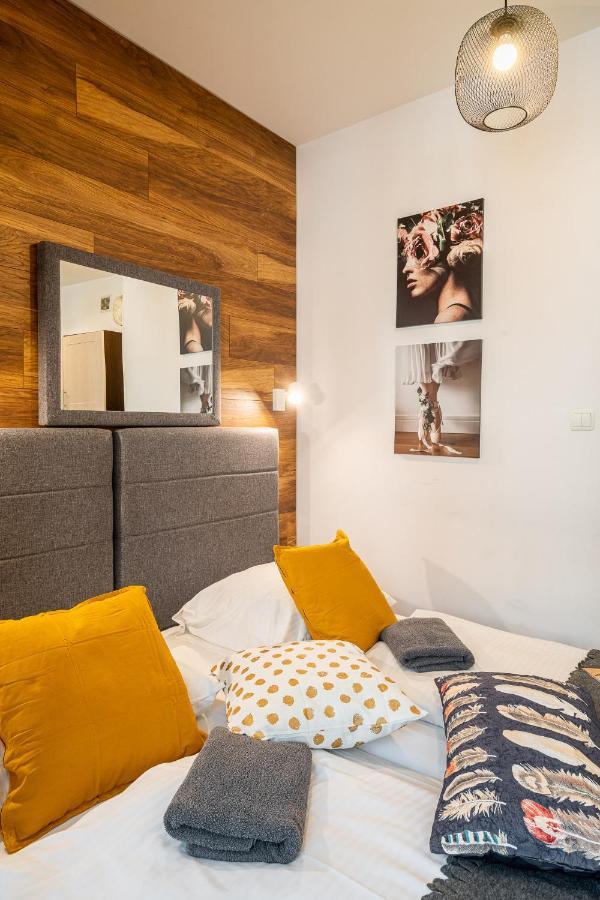 Solny Square Aparthotel Wrocław Eksteriør billede